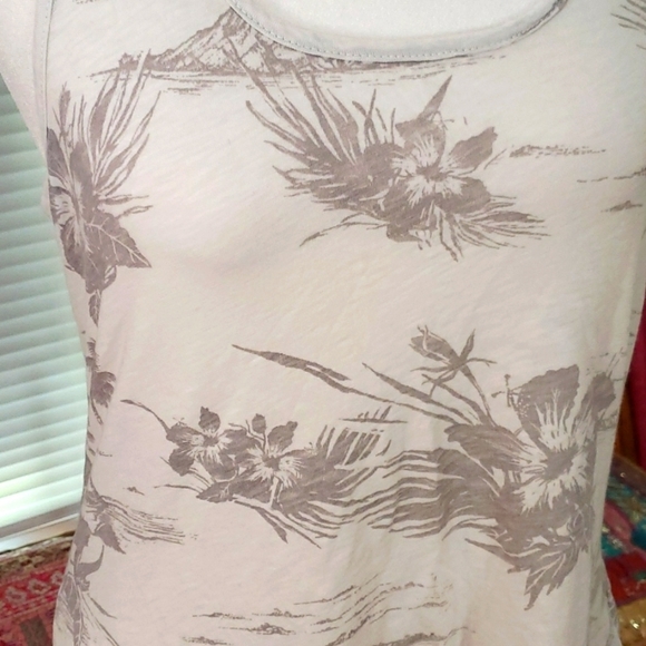 SUNDRY Tank Top - Picture 2 of 3